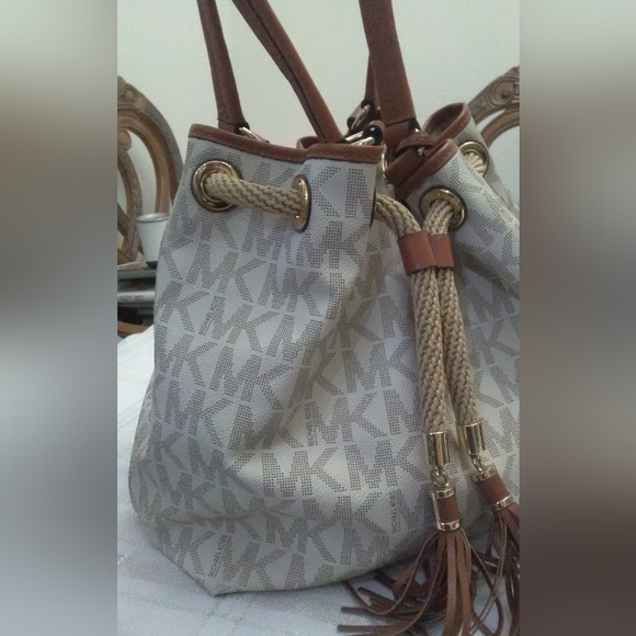 BEAUTIFUL MICHAEL KORS MONOGRAM BAG CREAM / TAN GOLD HARDWARE LARGE BAG PRETTY - Picture 4 of 12